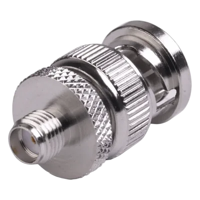 Adaptador Coaxial en Línea / SMA Hembra a BNC Macho / Cuerpo Bronce Niquelado / Contacto Oro / Aislante Teflón