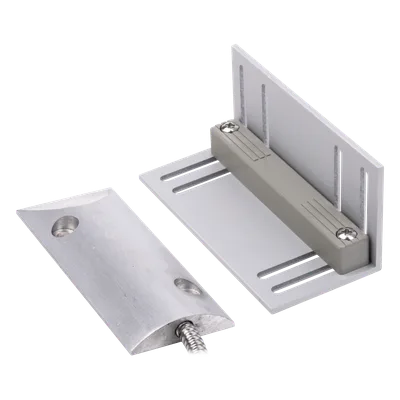 Contacto Magnético para Piso Uso Rudo / GAP 75 mm (3 in) / Cable Blindado 55 cm / 12 VCC / 0.5 A / Placa de Montaje en L