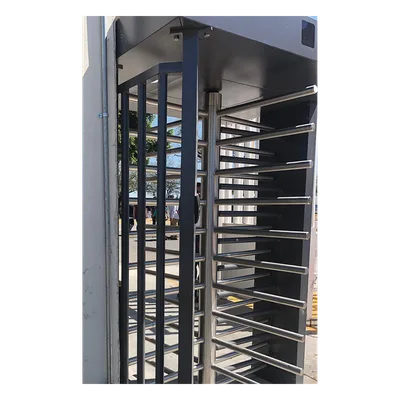 Torniquete de Cuerpo Completo / 4 Ejes de Seguridad / Rotación 90° / Paso 25 Personas/min / Emergencia 40 Personas/min / Interior/Exterior con Techo / 110 VCA / Acero Inoxidable con Pintura Gris