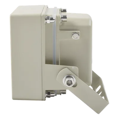 Iluminador LED de Alta Potencia | Luz Blanca | 10 Metros de Iluminación | Cobertura 120° | IP66 | Bajo Consumo de Energía | Fotocélula Incorporada | Soporte en “U” | Carcasa de Aluminio | Alta Transmi