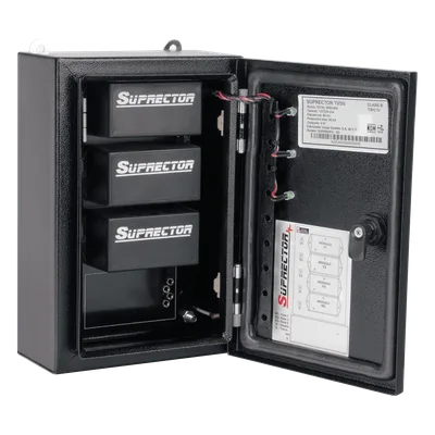 Supresor de Transientes Clase B / 3 Fases / 127/220 Vca / 80 kA / Gabinete NEMA 4 / 30x20x12 cm (11.8x7.9x4.7 in)