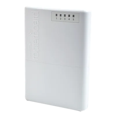 Router exterior / 5 puertos Fast Ethernet blindados / PoE pasivo 4 puertos / IP66 / CPU 650 MHz / RouterOS Nivel 4