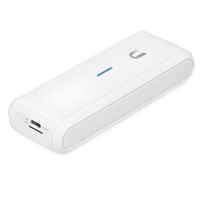 Cloud Key para gestionar 50 equipos UniFi desde la nube, servidor hotspot, alertas a correo, actualizaciones masivas, etc. 802.3af