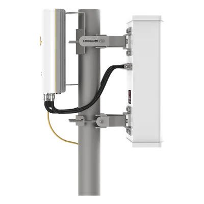 Punto de Acceso de 1.5 Gbps / MU-MIMO 4x4 / 4.9-6.4 GHz / 4 Conectores N-hembra / Hasta 100 clientes concurrentes / Incluye POE y cable de alimentación / Soporta monitoreo en la nube