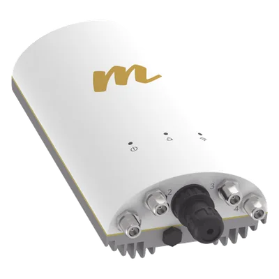 Punto de Acceso de 1.5 Gbps / MU-MIMO 4x4 / 4.9-6.4 GHz / 4 Conectores N-hembra / Hasta 100 clientes concurrentes / Incluye POE y cable de alimentación / Soporta monitoreo en la nube