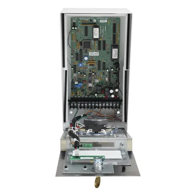 Estación de información / Comunicación full duplex / Línea telefónica analógica, digital o VoIP / Marcación automática 10 u 11 dígitos / Transformador 16 VCA 20 VA incluido