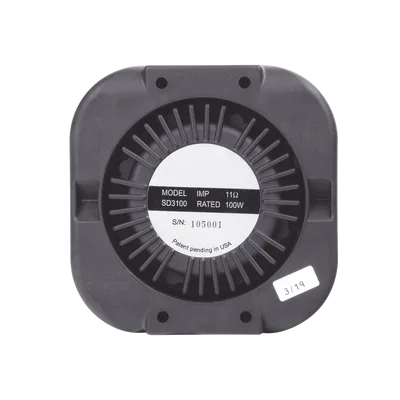 Bocina Compacta de Uso Rudo / 100 Watts / 11 Ohms / Montaje Universal / SAE J1849 / California Title 13