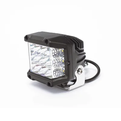 Luz de Trabajo LED / 1,700 Lumens / 110° / 12-24 VCD / IP67 / 15 LEDs