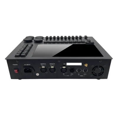 Consola de Iluminación DMX / 8 Universos / Pantalla Multitáctil 10.1" / 10 Faders + 40 Ruedas / Wi-Fi / Flight Case