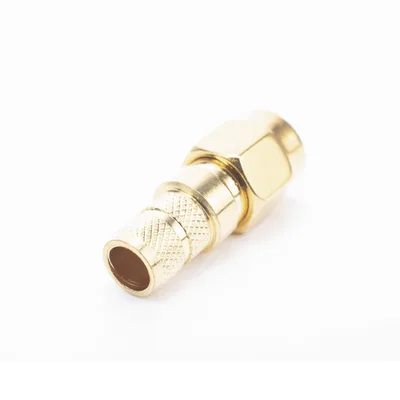Conector SMA Macho Inverso / Anillo Plegable / Cables RG-8/X, LMR-240, Belden 9258 / Cuerpo Bronce Oro / Aislante Teflón