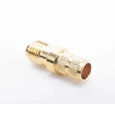 Conector RF / SMA Hembra Inverso / Anillo Plegable / Compatibilidad RG-8/X, LMR-240 / Oro/Oro/Teflón