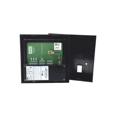 Lector de Largo Alcance UHF / Alcance 3-5 m (10-16 ft) / Frecuencia 902-928 MHz / Protección IP65 / Salida Wiegand