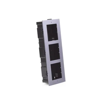 Marco de Instalación Empotrado / 3 Espacios para Módulos de Videoportero / Tapa de Aluminio / Rango Térmico -40°C a +60°C / IP Resistente a Humedad 10%-95%