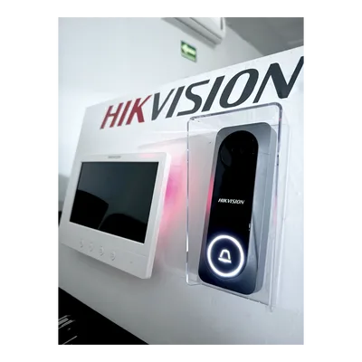 Kit de Videoportero / Pantalla LCD 7" / 720p / Gran Angular 130° / Frente de Calle IR 3 m (9.8 ft) / Conexión 4 Hilos / 3 Monitores / 2 Frentes de Calle