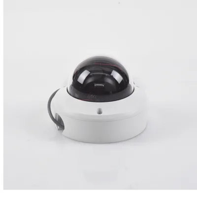Domo TURBOHD / 5 MP / Lente Motorizado 2.7-13.5 mm / IR EXIR 40 m / IK10 / IP67 / dWDR / 131 pies