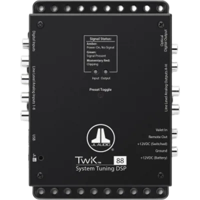 Procesador de Señal Digital (DSP) / 8 Canales de Entrada y 8 de Salida / Resolución 24 bit/48 kHz / Ajuste de Sistemas JL Audio TwK / Control de Nivel Remoto DRC-200 / Salida Óptica Toslink S/PDIF / E