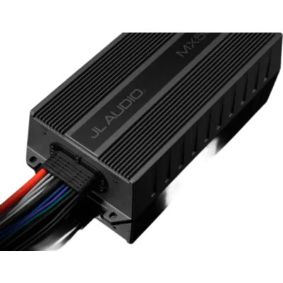 Amplificador Náutico y para Deportes de Motor / 4 Canales / 500 W RMS / Clase D / IPX7 / Filtros Paso Bajo y Paso Alto / Potenciómetros Calibrados con Bloqueo