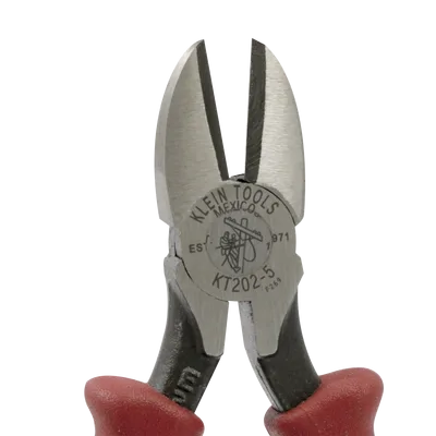 Pinzas de Corte Diagonal / 5.40' (137 mm) / 0.172 kg / Mordazas Cortas con Filos Biselados