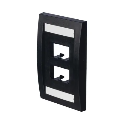Placa de Pared Vertical / 4 Puertos Mini-Com / Con Espacio para Etiquetas / 2.75 x 4.5 pulg. / Perfil Elevado / Negro