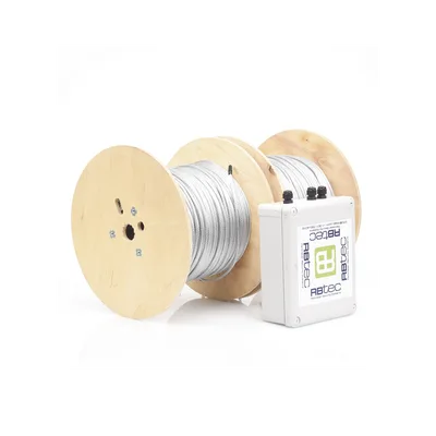 Cable Sensor Perimetral / 610 m (2,000 ft) / 2 Zonas Independientes / Malla de Acero Inoxidable / NEMA 4X / IP66 / Autocalibración Climática