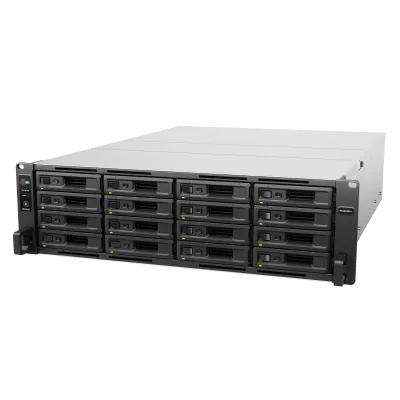 Servidor NAS Rack / 16 Bahías Intercambiables / 3U / Rendimiento 3,519/1,790 MB/s / 10GbE Integrado / Fuentes Duales en Caliente / Expansible a 28 Bahías / Hasta 560 TB