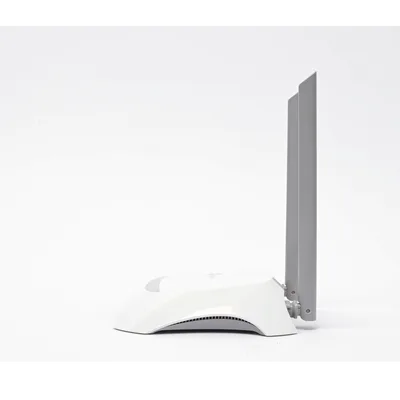Router Inalámbrico / 300 Mbps / 2.4 GHz / 4 Puertos LAN 10/100 Mbps / 2 Antenas 5 dBi / WISP