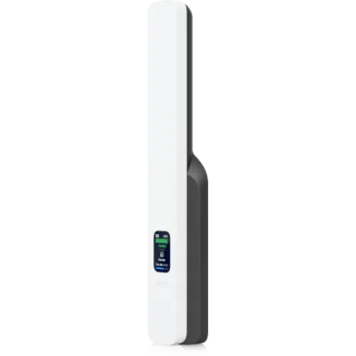 Módem 5G RedCap / Hasta 220 Mbps / Puerto GbE PoE / Nano-SIM y eSIM / Pantalla Digital 1.14"