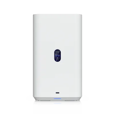 NAS Compacto de Escritorio / 2 Bahías 3.5" SATA / Puerto 2.5 GbE / USB-C 5 Gbps / PoE++ 60 W / Pantalla LCD 1.47"