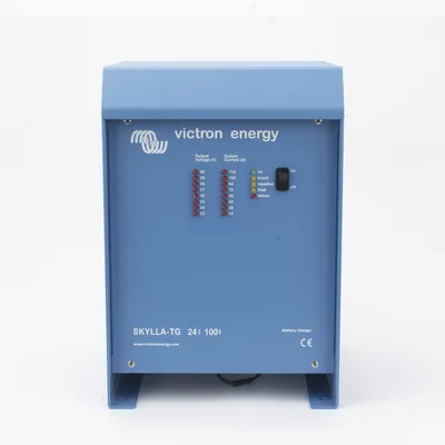 Cargador de Baterías Marino / 24 V / 80 A / 230 V CA / Bancos 400-800 Ah / 2 Salidas Aisladas / 3 Etapas Microprocesador