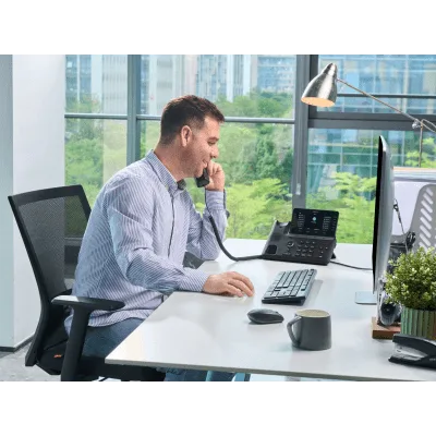 Teléfono IP Empresarial Yealink SIP-T85W Prime Business con Pantalla Ajustable de 5.5 Pulgadas, Audio HD Potenciado por IA y Conectividad WiFi 6 Bluetooth 5.0 para 16 Cuentas SIP