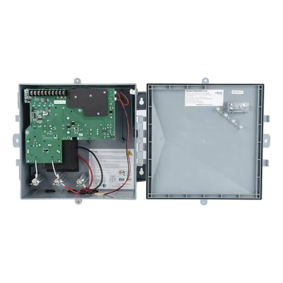 Energizador Perimetral / 12,000 V / 1 J / 2,500 m (8,202 ft) Lineales / Control Remoto con Pánico / Respaldo Batería 3 Días / Alimentación Solar Opcional