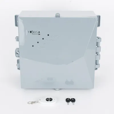 Energizador Perimetral / 12,000 V / 1 J / 2,500 m (8,202 ft) Lineales / Control Remoto con Pánico / Respaldo Batería 3 Días / Alimentación Solar Opcional